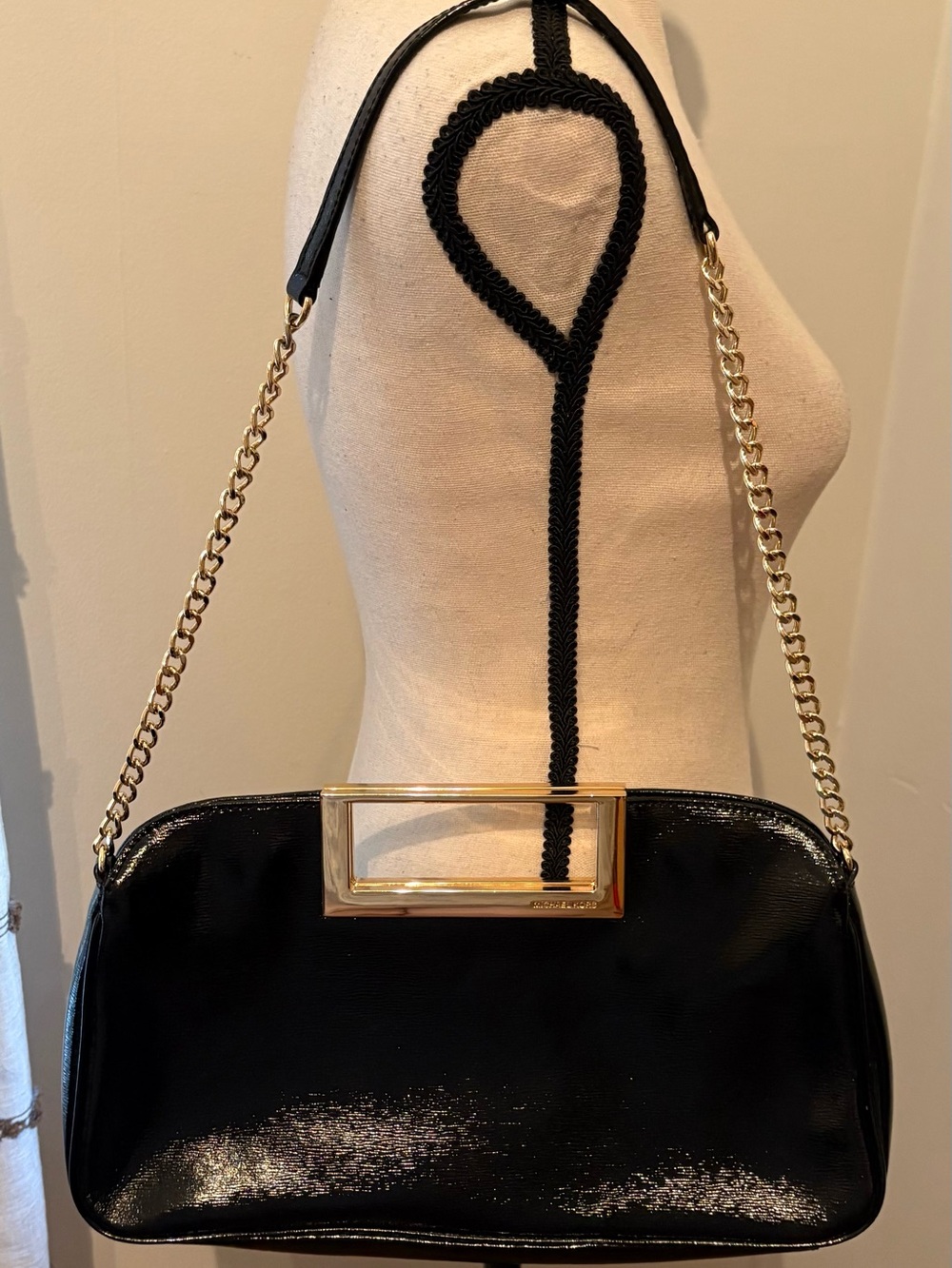 Black Patent Leather Shoulder Bag w/ Gold Chain Michael Kors Berkley Clutch